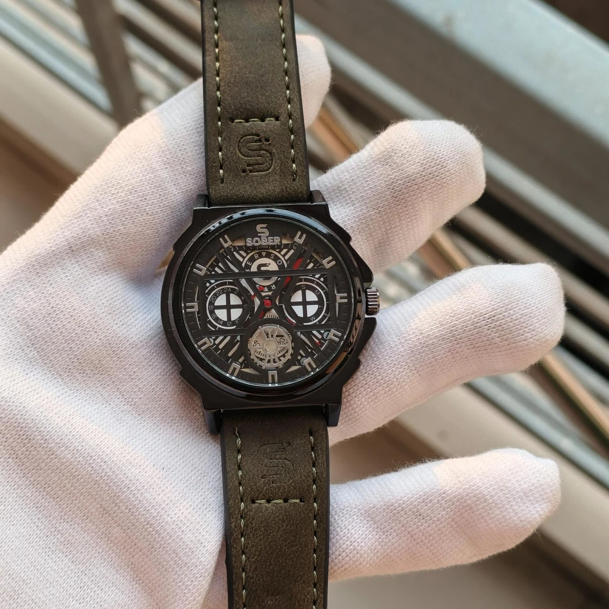 Sober Watch Model 890 Premium Watch Belt Olves Green Dial Black Colour Watch For Man + এক পিস ব্যাটারি ফ্রি।