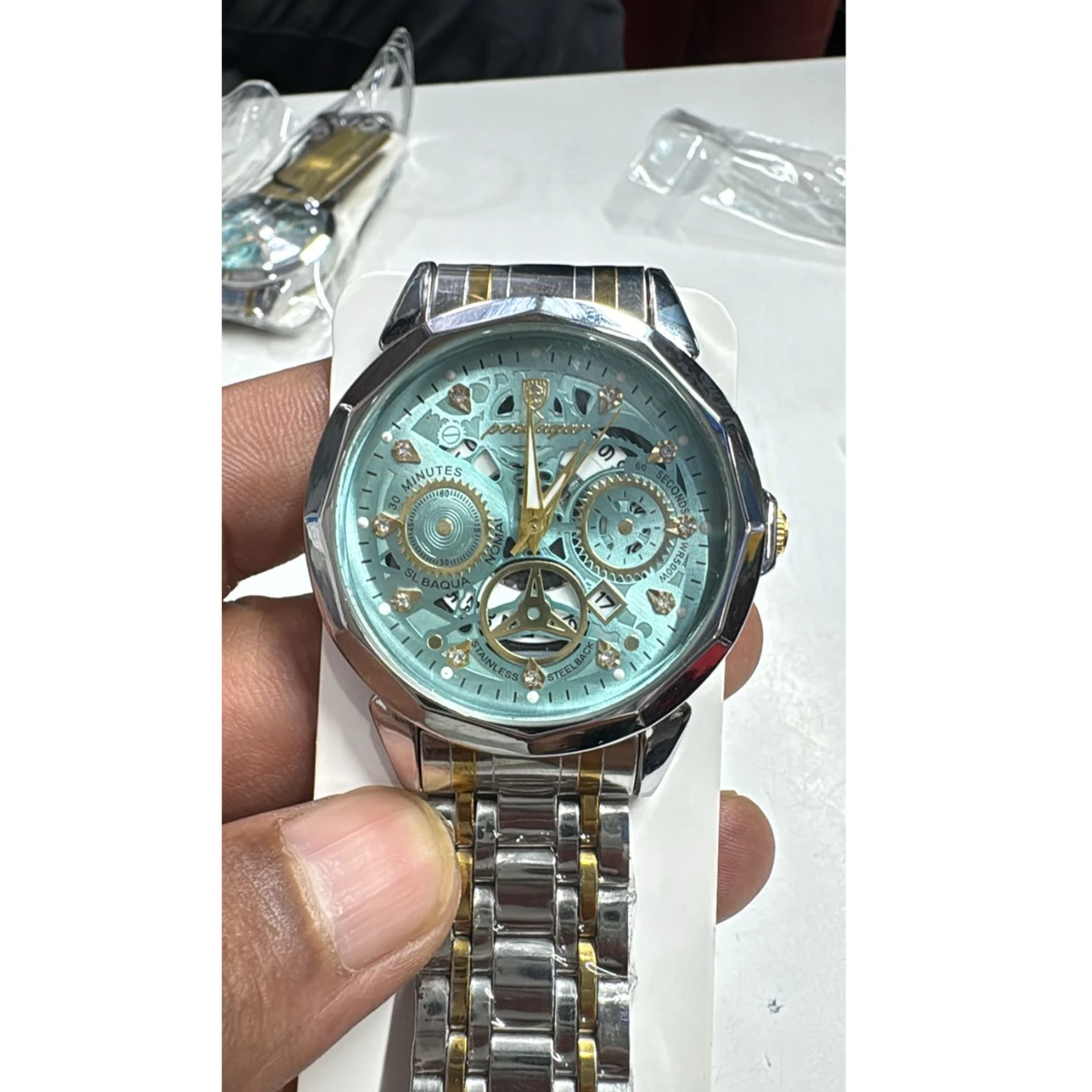 POEDAGAR WATCH MODEL 3030 Toton Ar Dial Halka Green  Colour Watch For Man + এক পিস ব্যাটারি ফ্রি।
