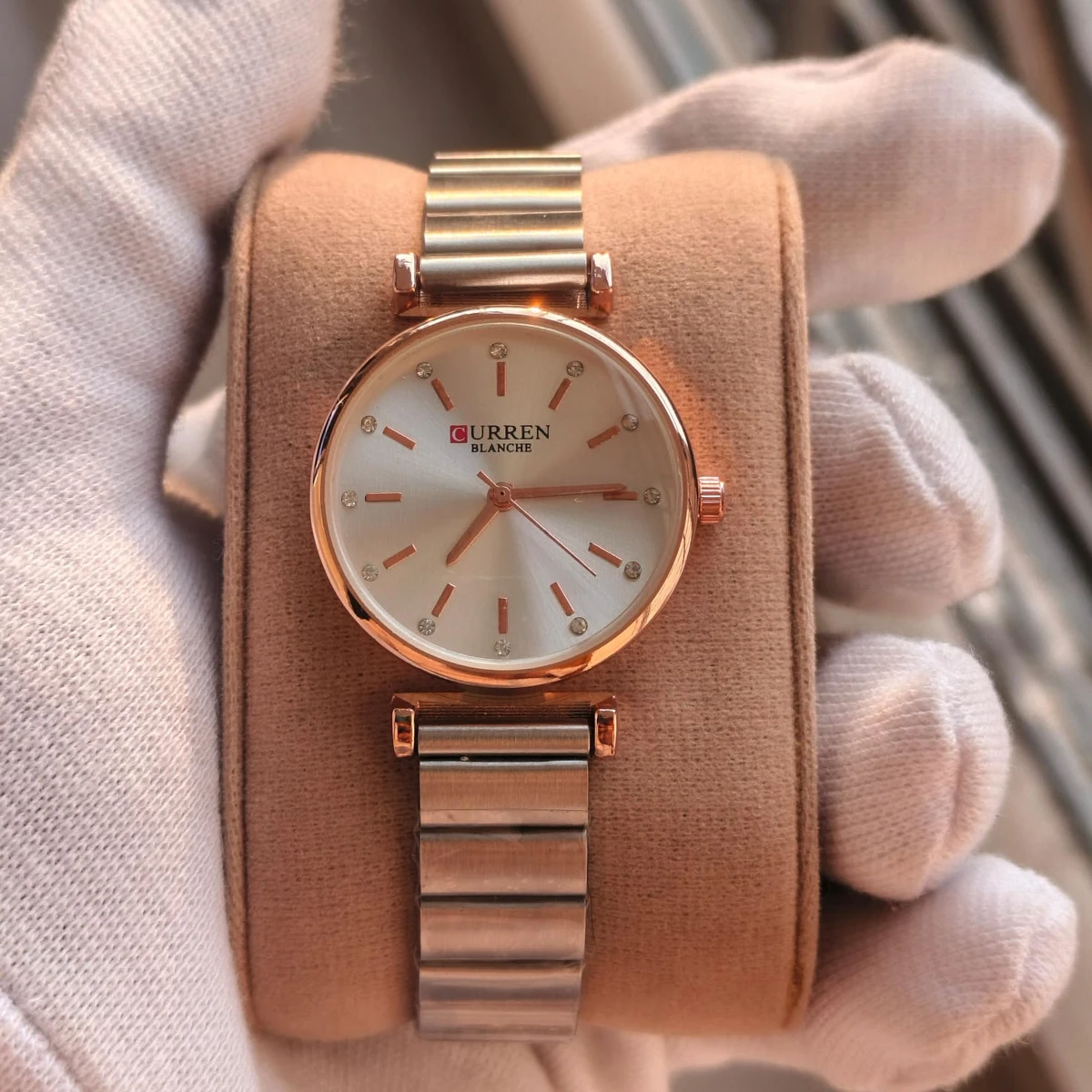 Curren Women Watch Model 9081 Silver Chain Round Rose Golden Dial White Colour Watch For Ladis