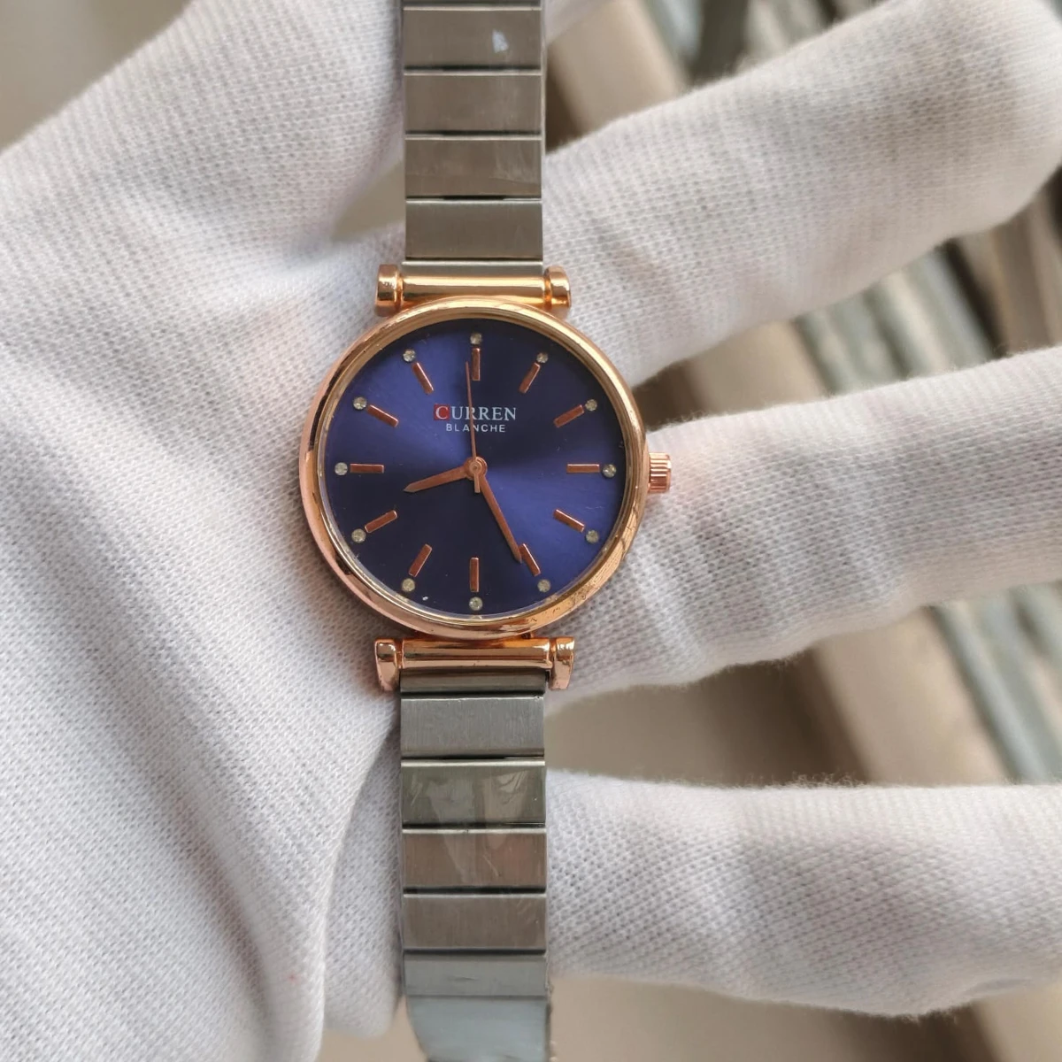 Curren Women Watch Model 9081 Silver Chain Dial Blue  Colour Watch For Ladis