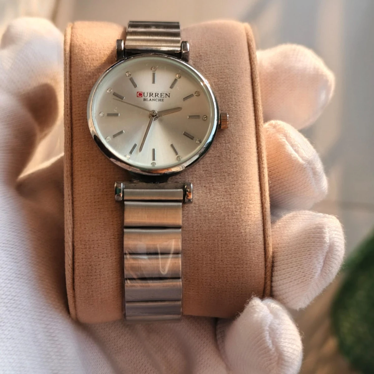 Curren Women Watch Model 9081 Silver Chain Dial White  Colour Watch For Ladis