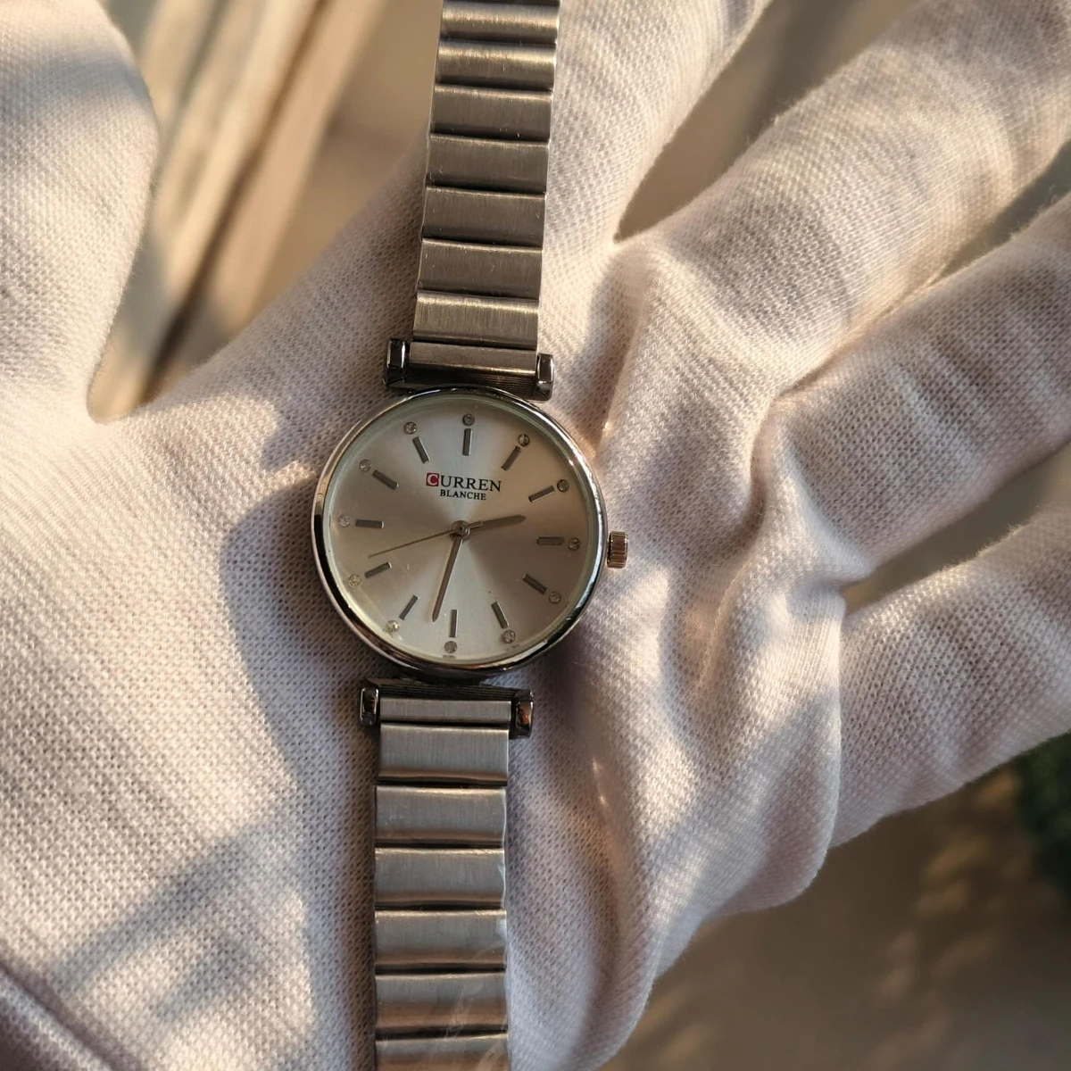 Curren Women Watch Model 9081 Silver Chain Dial White  Colour Watch For Ladis